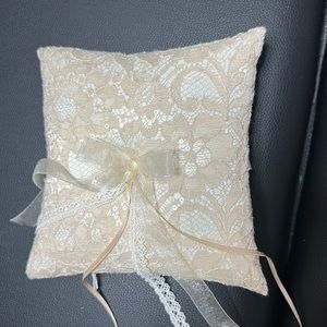Ring bear pillow for weddings